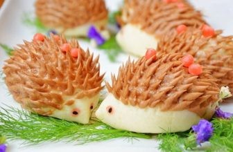 Mỗi chiếc bánh mang một hình hài riêng và chứa đựng hương vị khác biệt