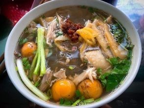 Tô miến gà rẫy full topping vô cùng hấp dẫn