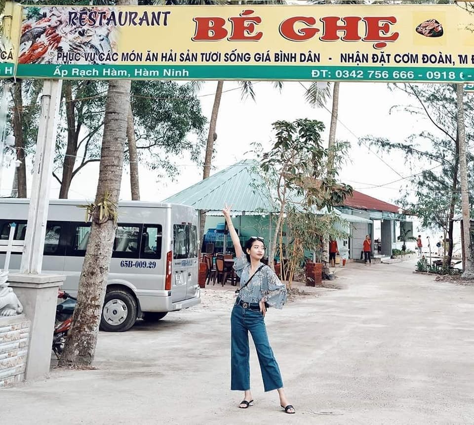 Cổng vào nhà bè Bé Ghẹ