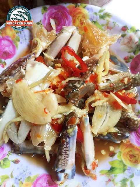 Mắm Ghẹ Phú Quốc với nước sốt đậm đà, sẵn sàng để thưởng thức