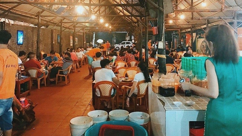 Không gian quán thoáng đãng, sạch sẽ