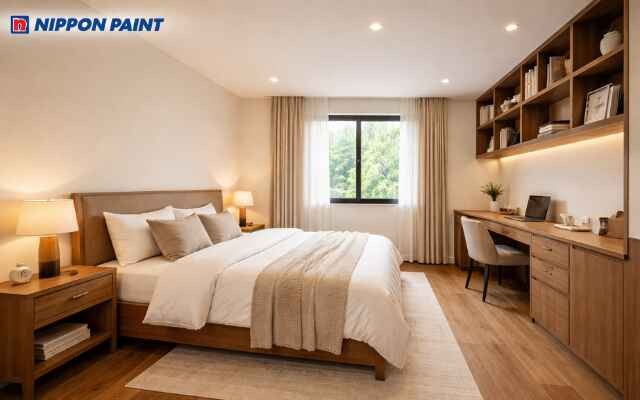 Kết hợp sơn tường màu kem và nội thất gỗ nâu