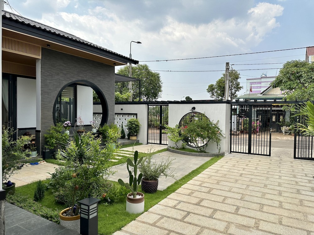 Thiết kế nhà theo phong cách sân vườn có thể thu hút thêm tài lộc và sinh khí cho ngôi nhà