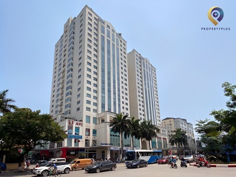 Hoa Bình Tower khi nhìn từ bên ngoài